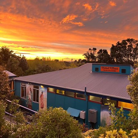 Global Village Travellers alojamiento Greymouth Exterior foto The Village Theatre