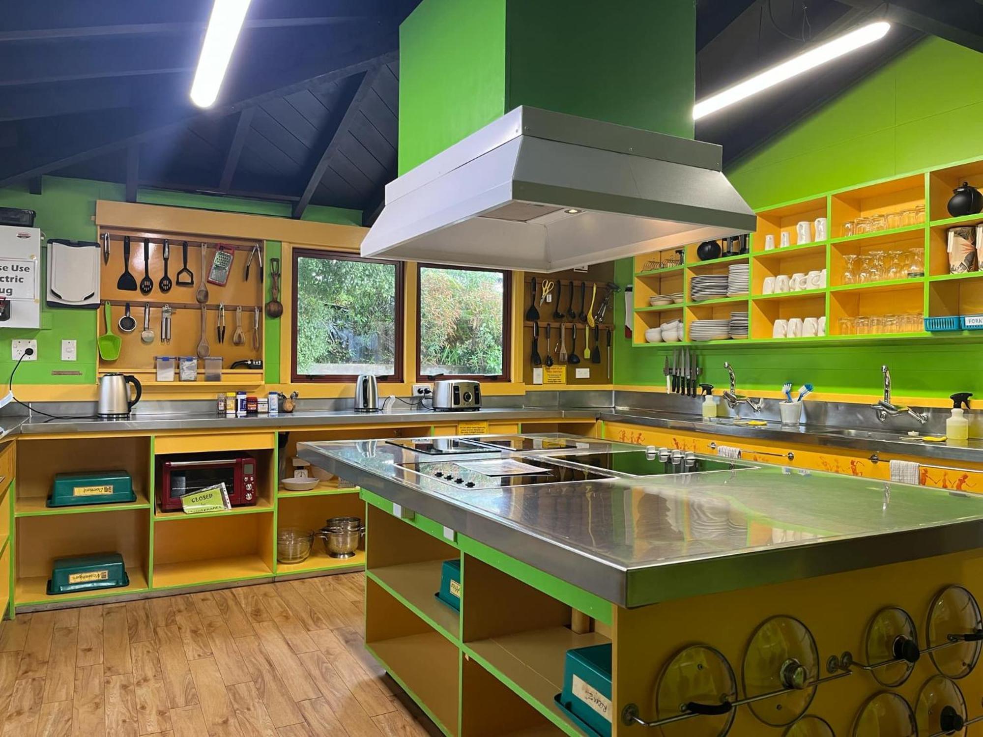 Global Village Travellers alojamiento Greymouth Exterior foto The kitchen at the River Cottage Cookery School