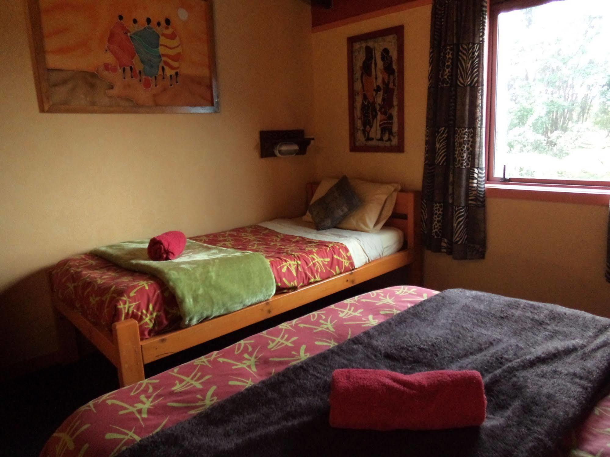 Global Village Travellers alojamiento Greymouth Exterior foto A room at the lodge